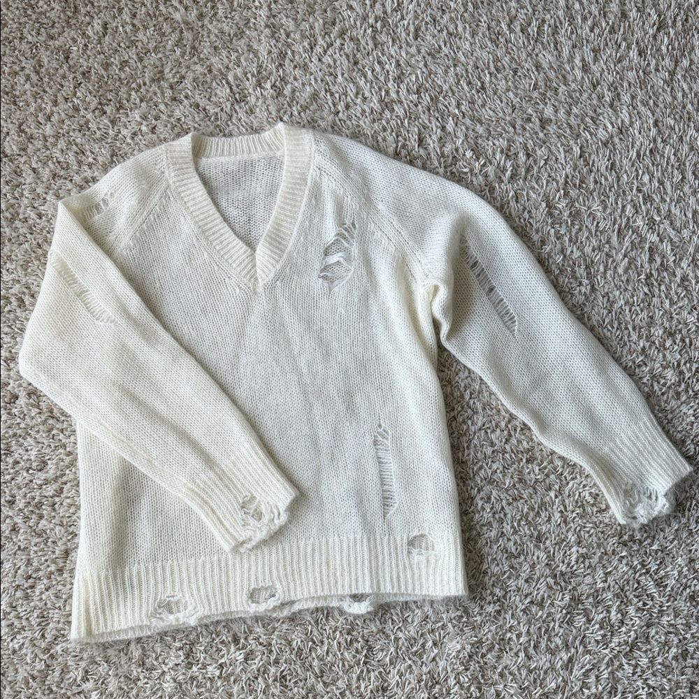 Elegant Ivory V-Neck Sweater